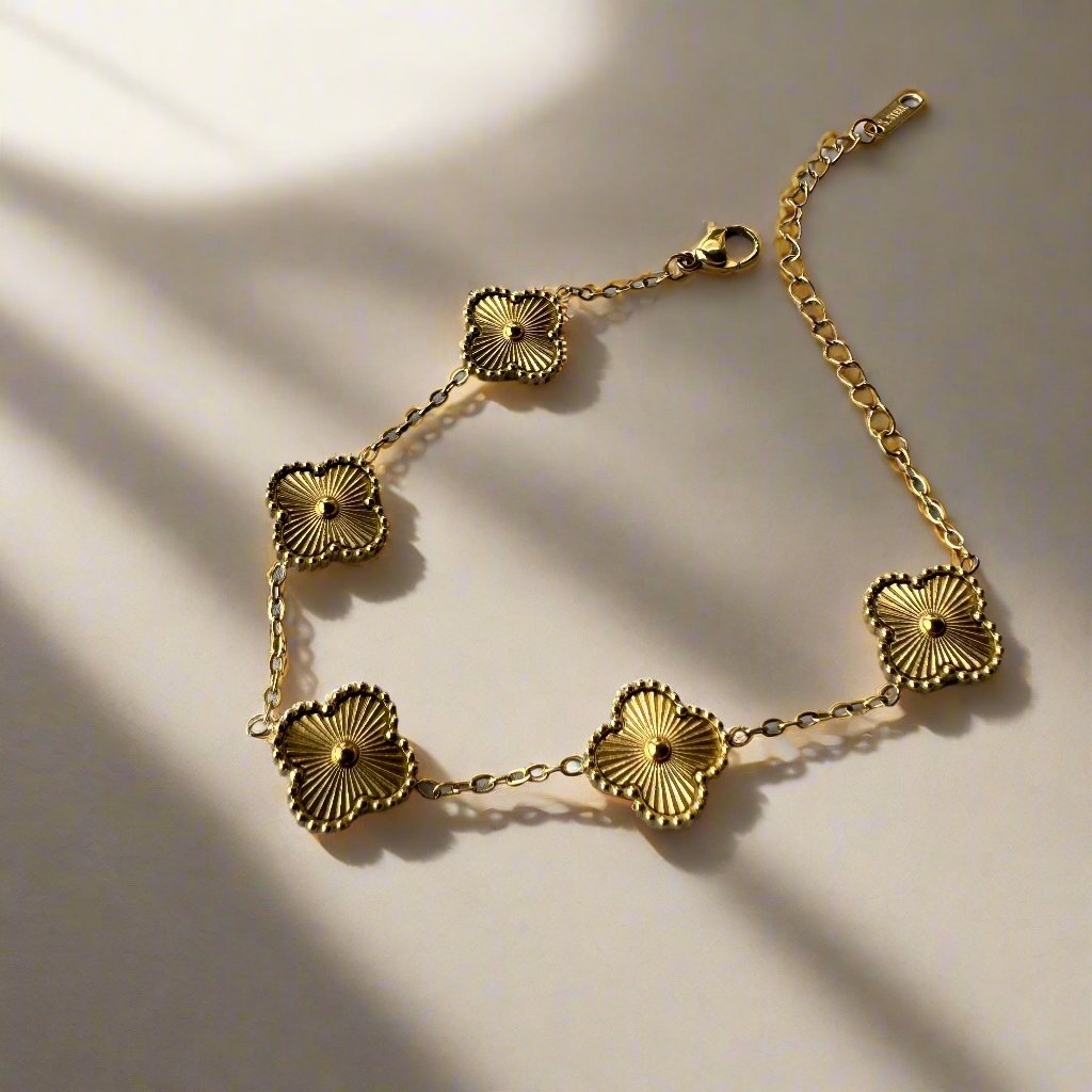 Trending Gold Clover Bracelet