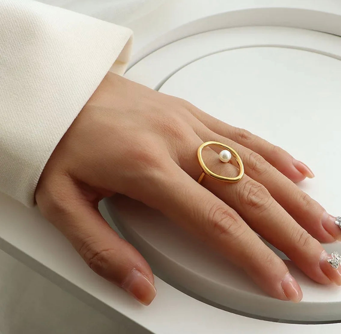 Statement Pearl Gold Ring
