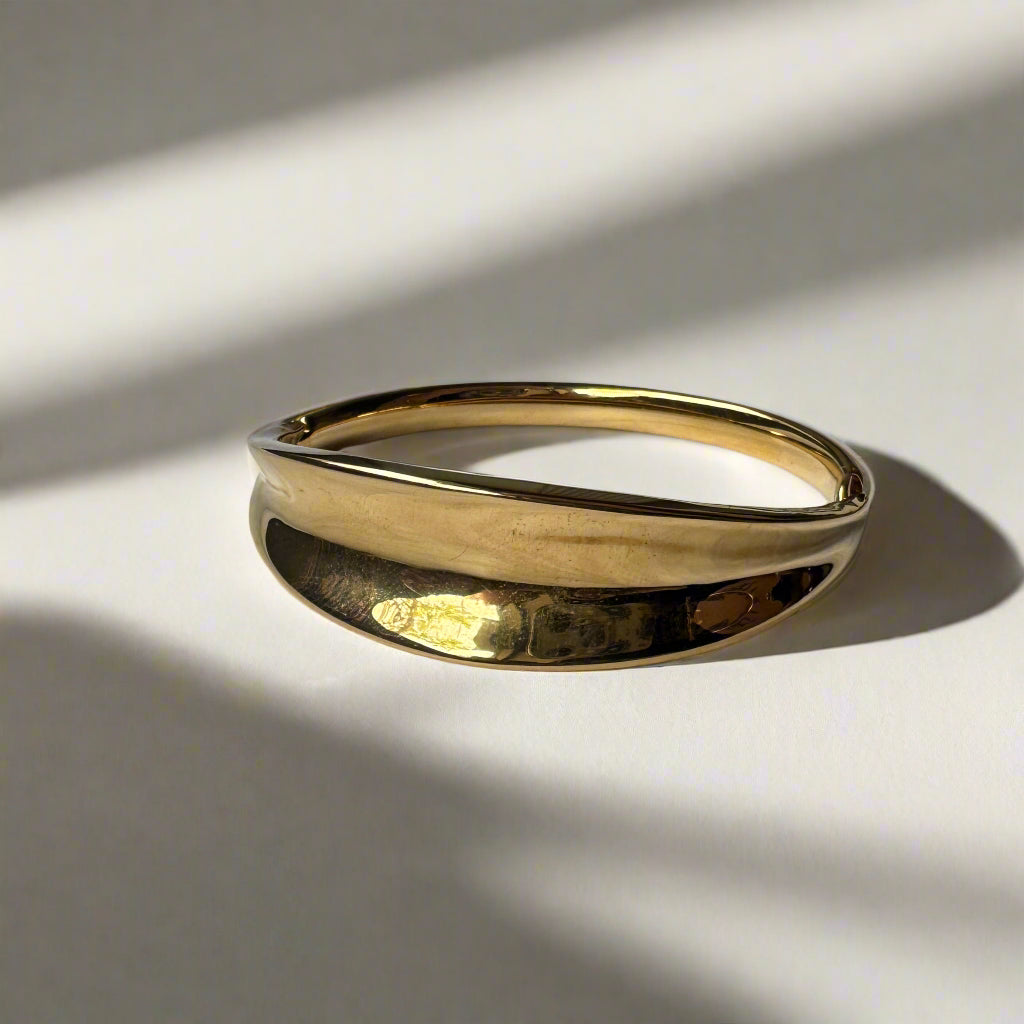 Gold Plain Reflecting Bracelet
