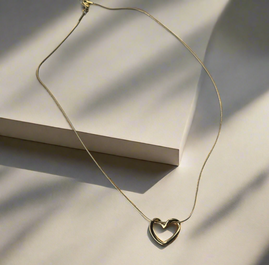 Trending Heart Pendant Necklace