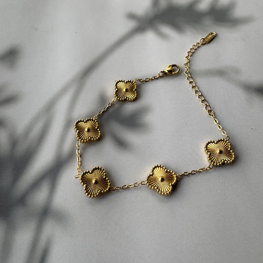 Trending Gold Clover Bracelet