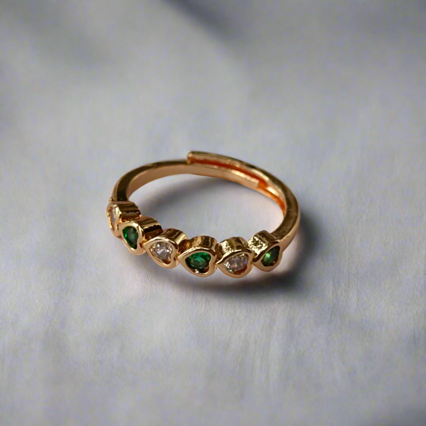 Minimal Emerald Heart Ring