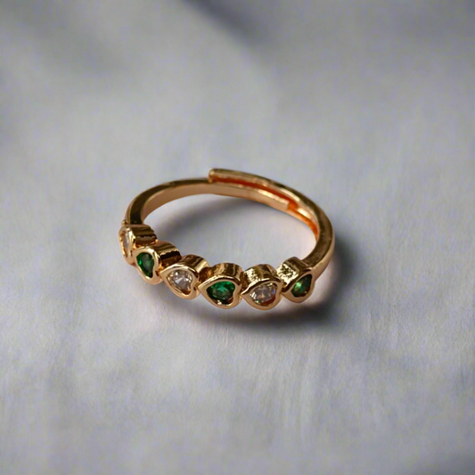 Minimal Emerald Heart Ring