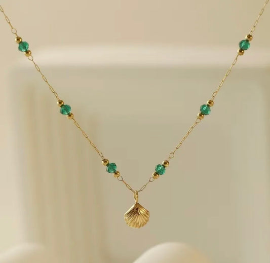 Green Stones Minimal Shell Chain Necklace