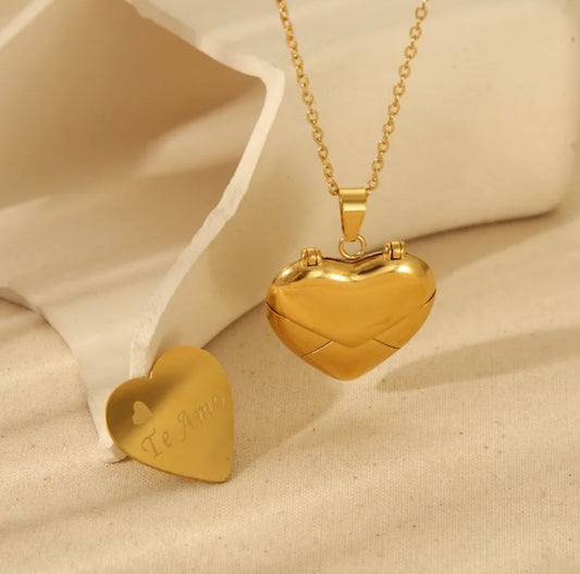 Gold Heart Letter Pendant with Chain Necklace