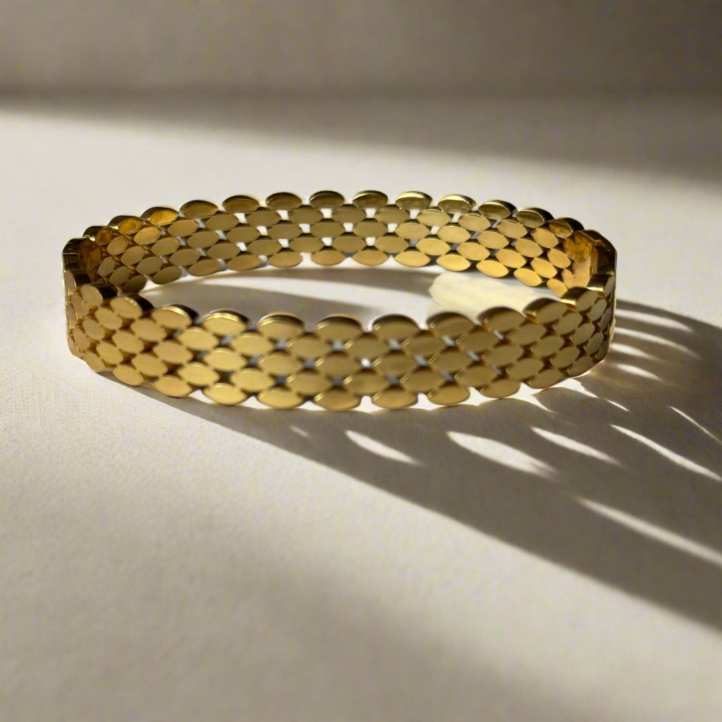 Gold Designer Plain Bangle Bracelet