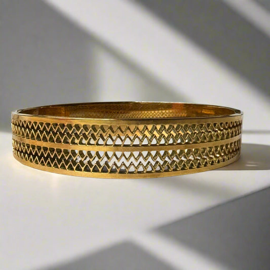 Triangle Framing Broad Gold Bracelet