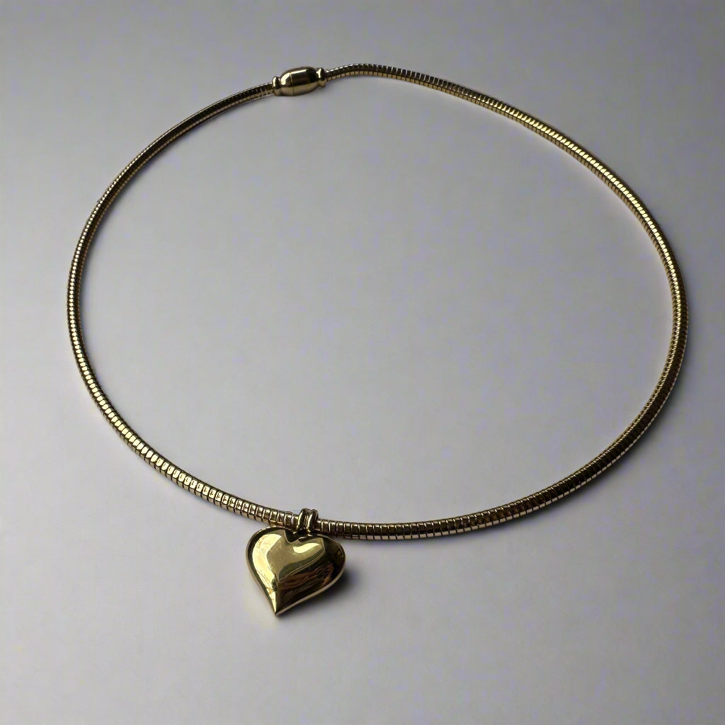 Heart Pendant Golden Chain Magnetic Hastli