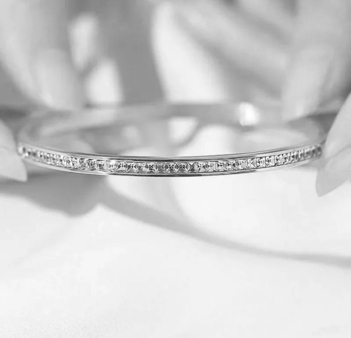 Small Size Minimal Studded Diamond Bracelet
